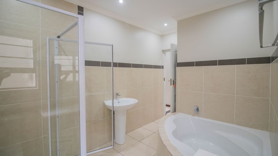 4 Bedroom Property for Sale in Beacon Bay Eastern Cape